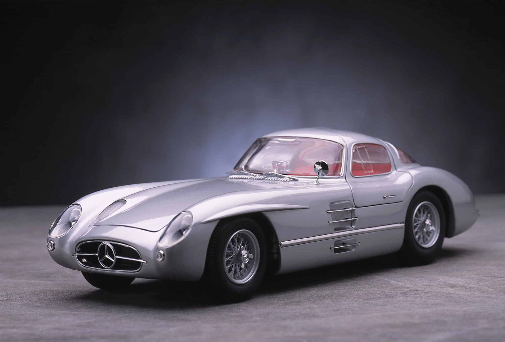 274  Mercedes model.jpg