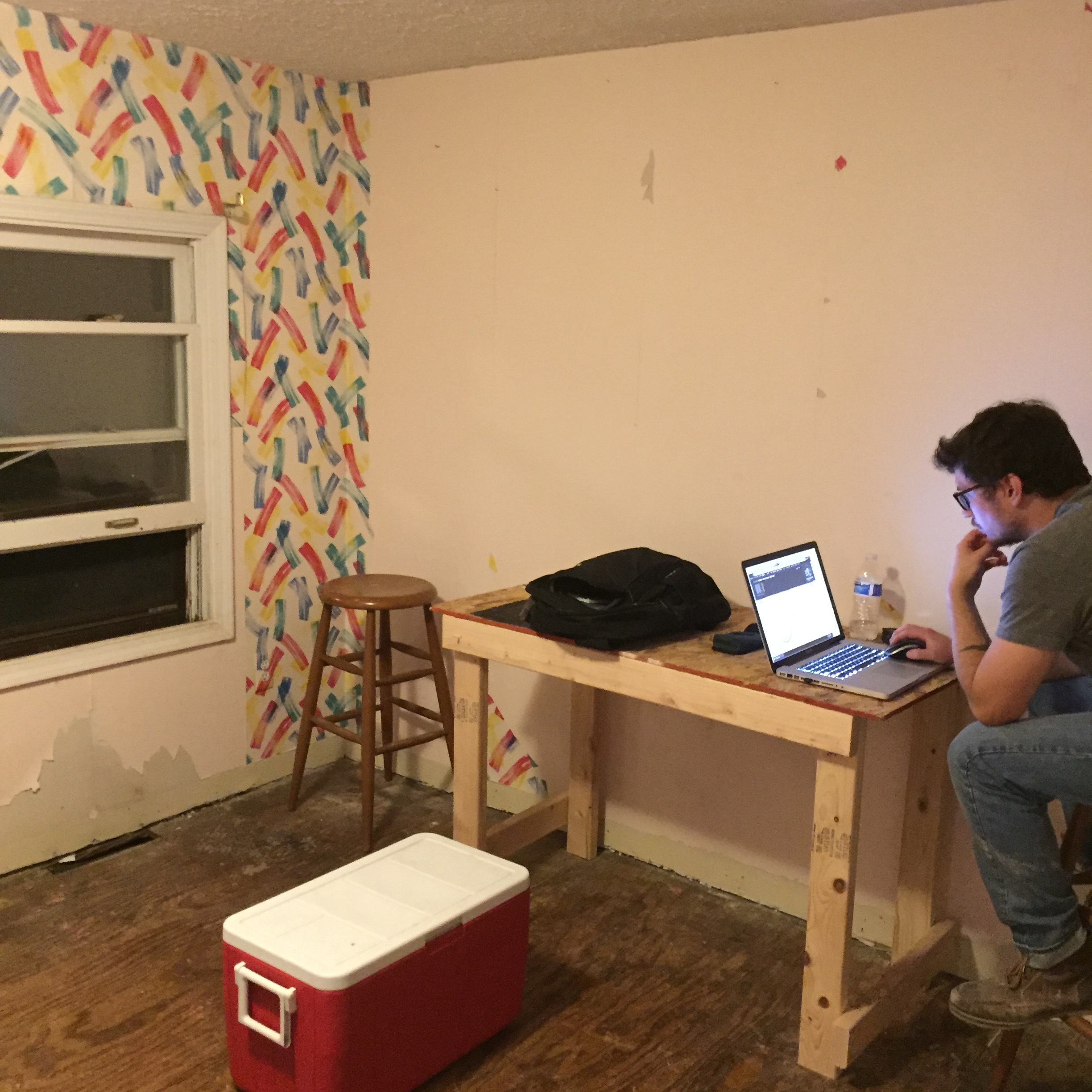 Should we keep that wallpaper?