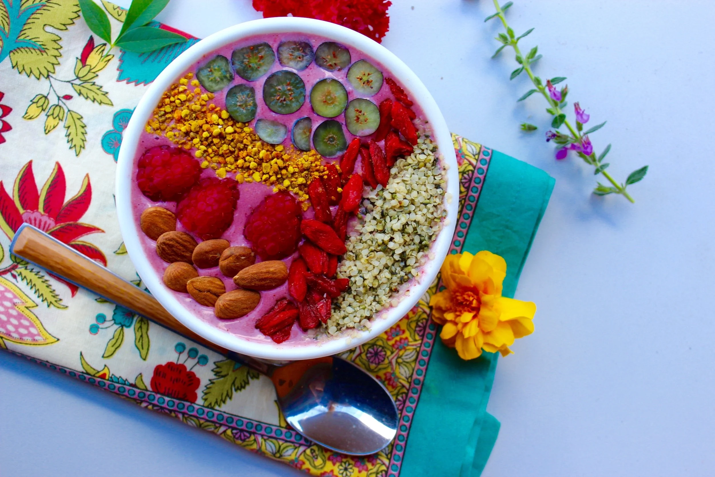 SUMMER'S NOURISH YOUR BODY SMOOTHIE BOWL