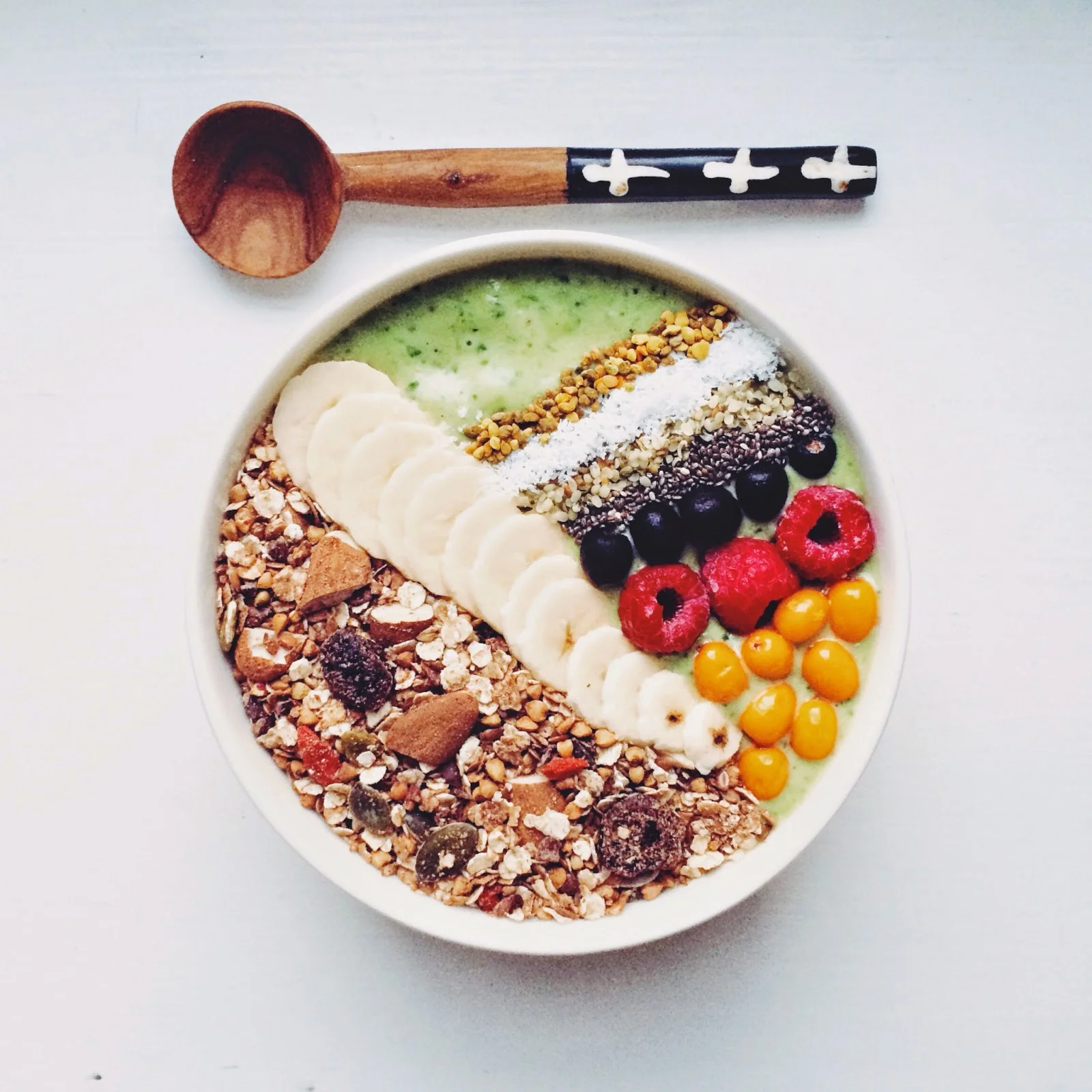 ANNI KRAVI'S CLEANSING GREEN BREKKY BOWL