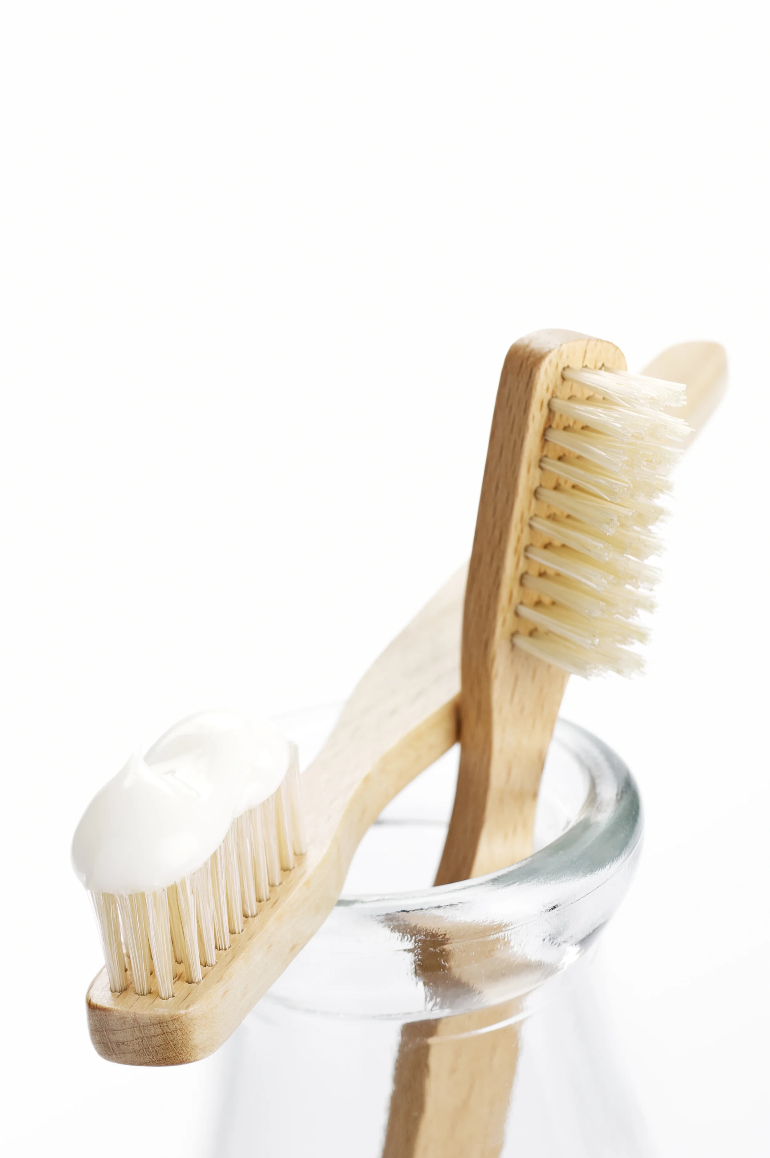 DIY WHITENING TOOTHPASTE