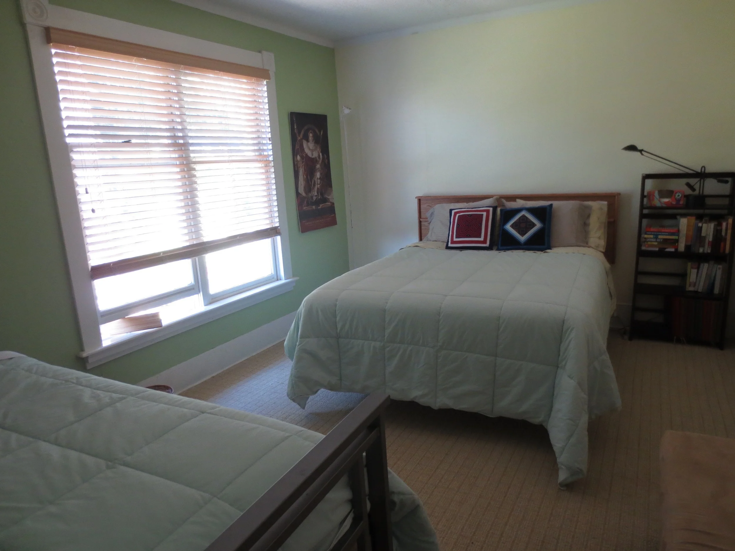 Green bedroom. 