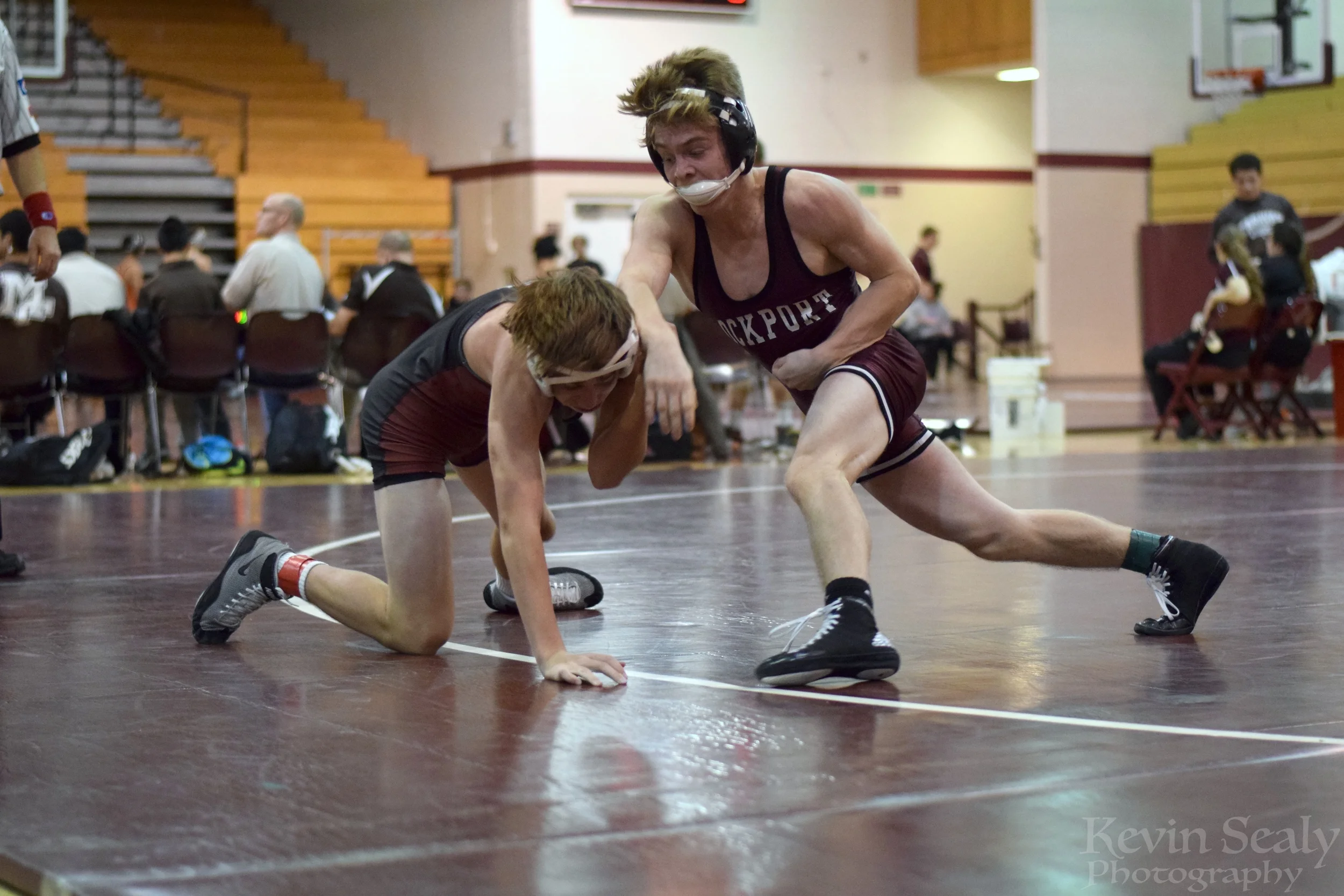 #6 Porters Finish 2-1 at Lockport Duals