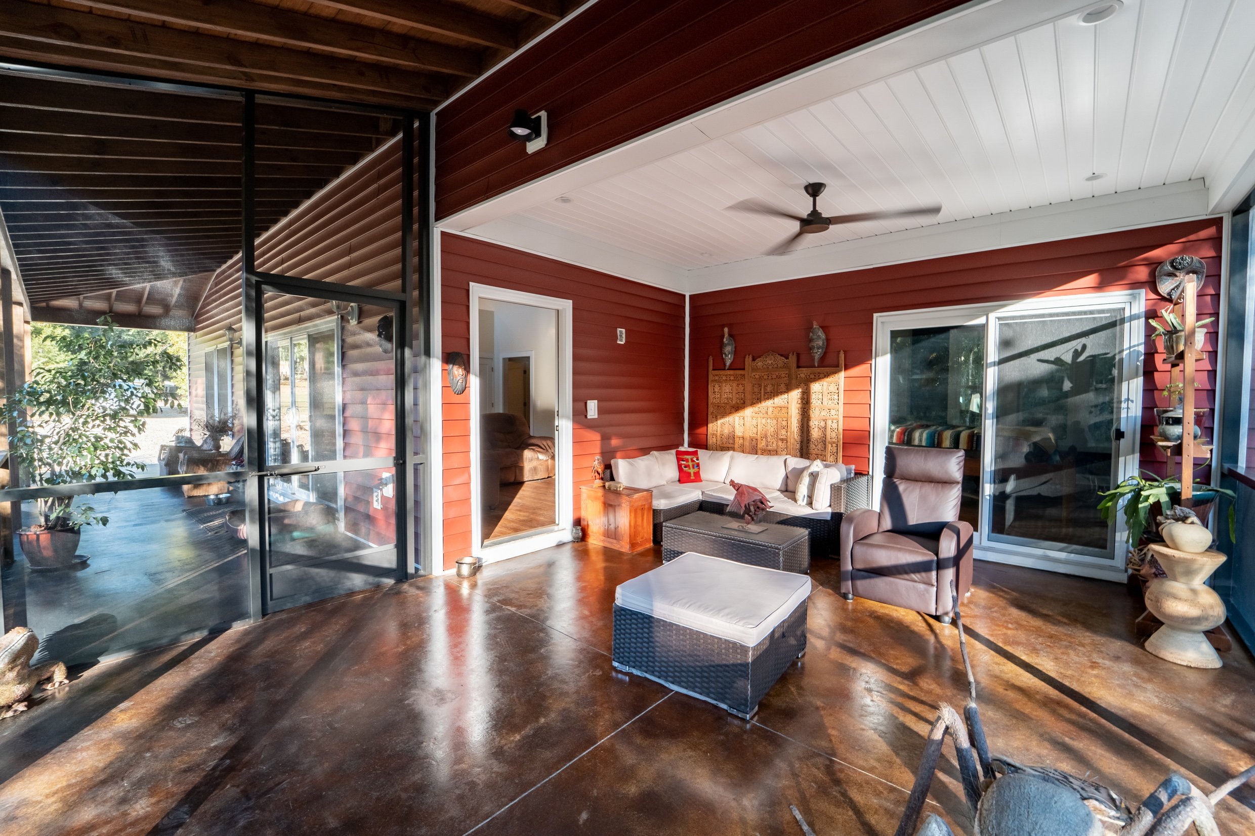 ScreenPorch03.jpg