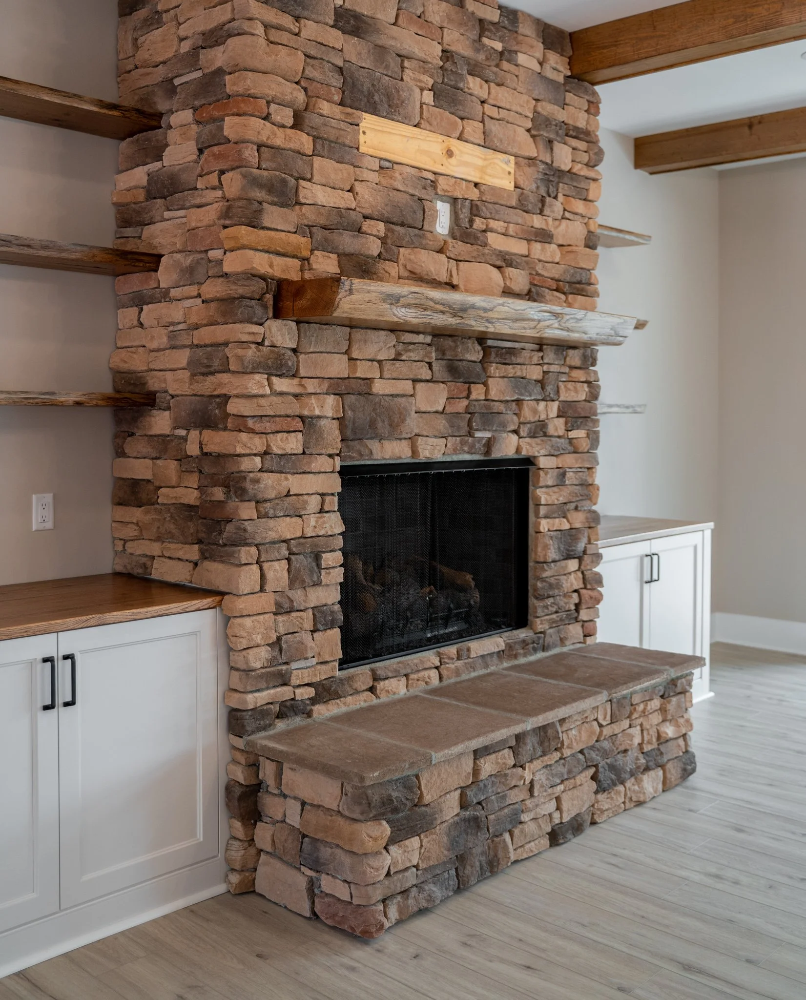 LivingArea03.jpg