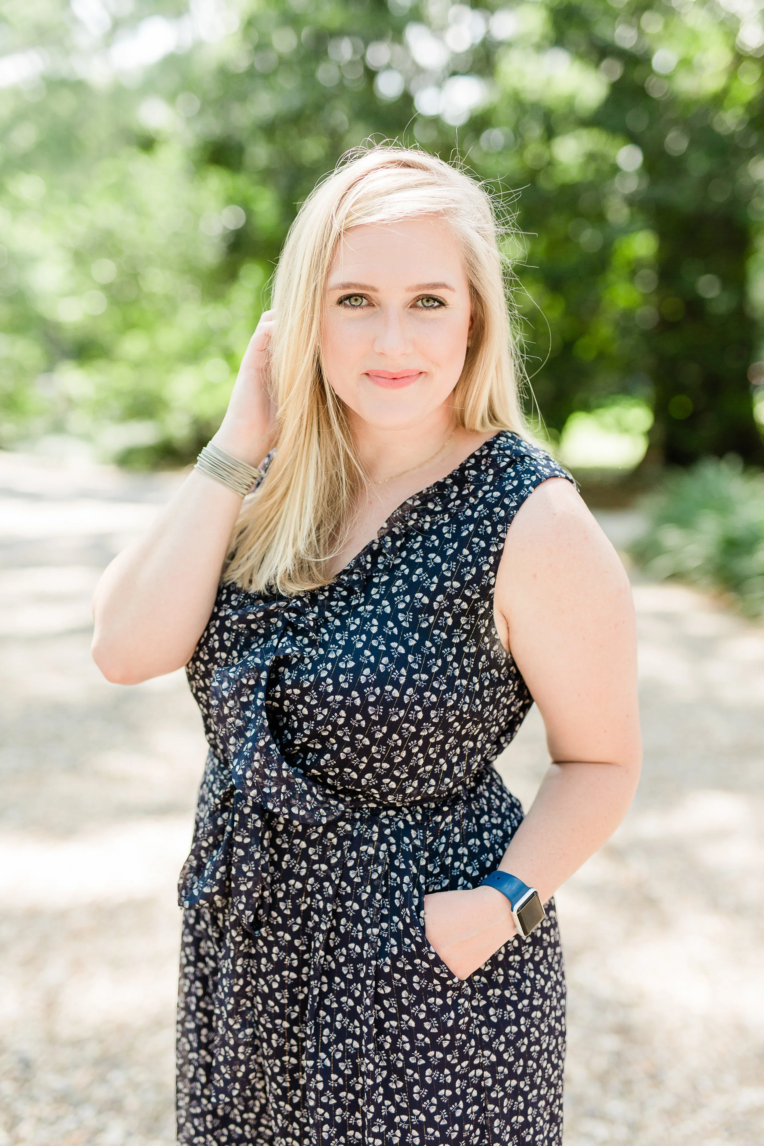 ellen headshots 6-2-19-0013.jpg
