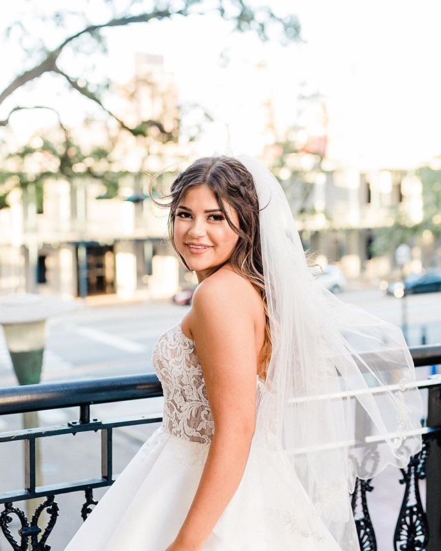 Katelyn is a real life Wedding Day Barbie 👰🏻 I can&rsquo;t wait to share from her bridal session a couple weeks before the wedding, she is stunning!!