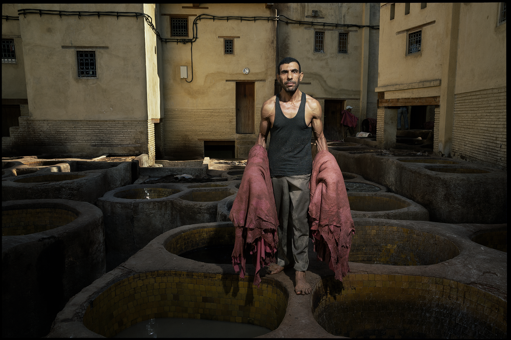 Worker_Red_Hide_DSC6418.png