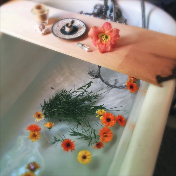 A call to gathering in circle.