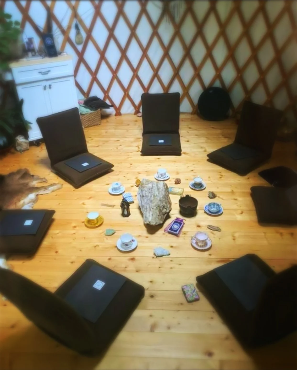 Tea &amp; Tarot with Spirited Places 