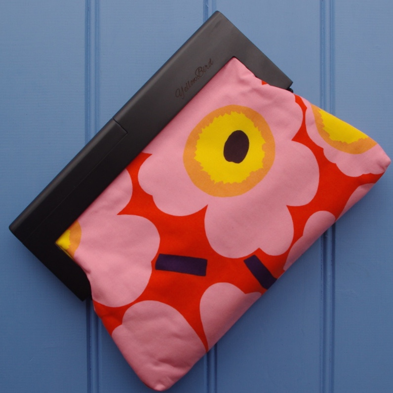 Marimekko_Unikko in Pink & Orange B (Large Evelyn)_thumbnail.jpg
