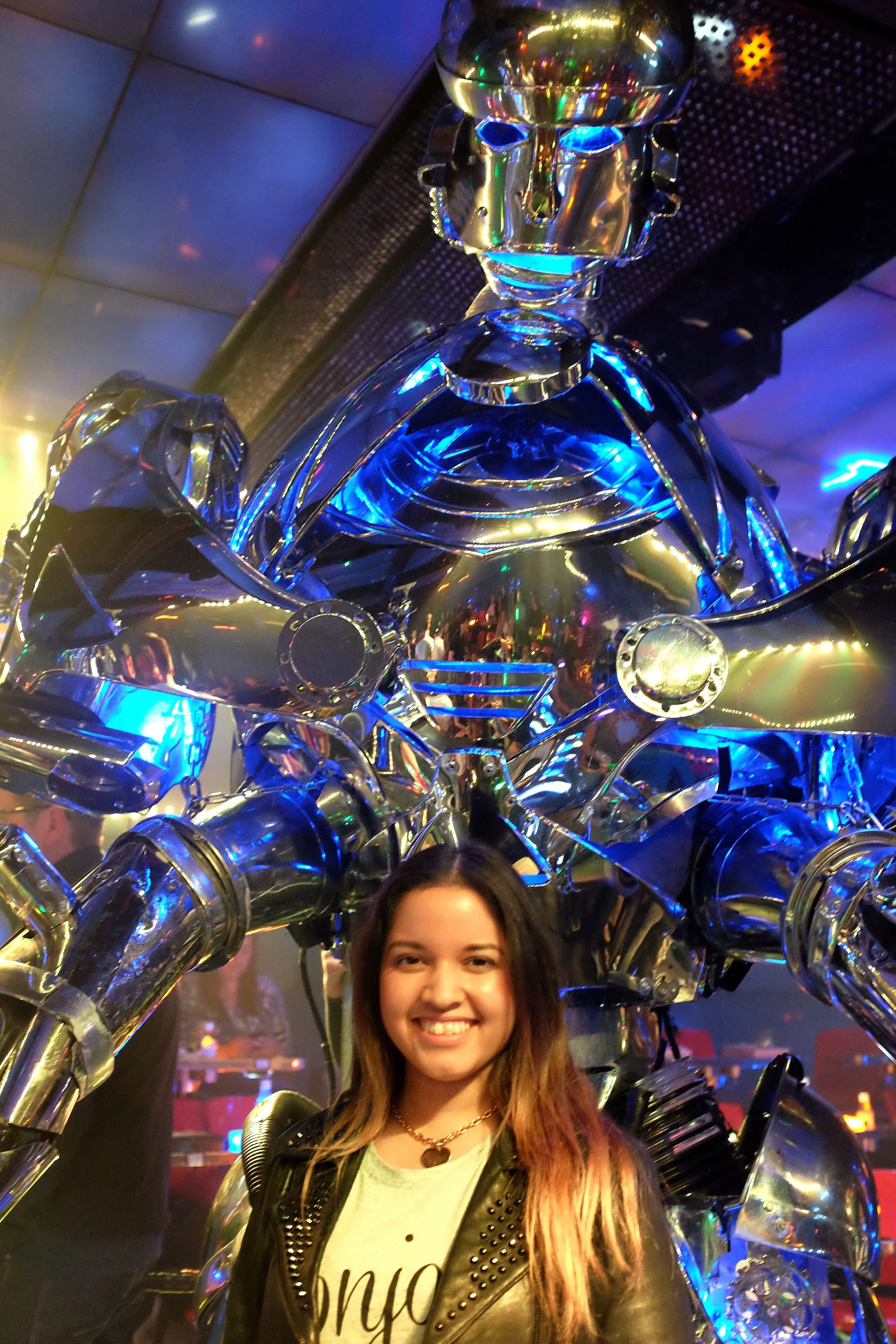 robot_restaurant_tokyo_2014_28