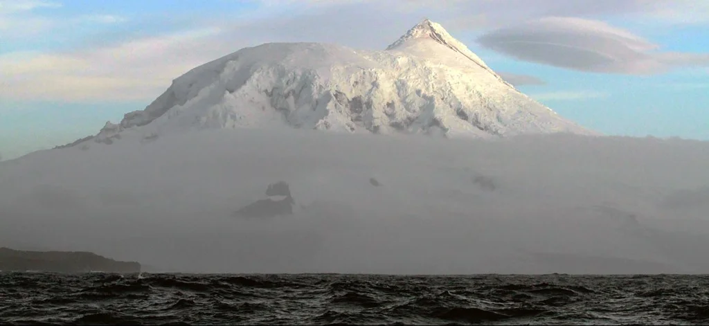 Big Ben, one of Australia's only active volcanoes erupts/radio appearance on 2ser