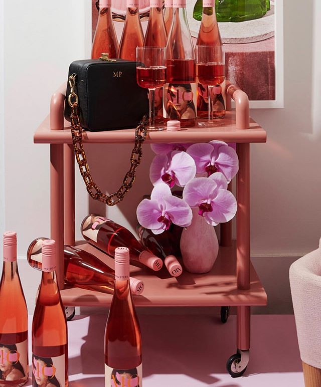 Ros&eacute; kinda day💗@mosisterswines @thedailyedited