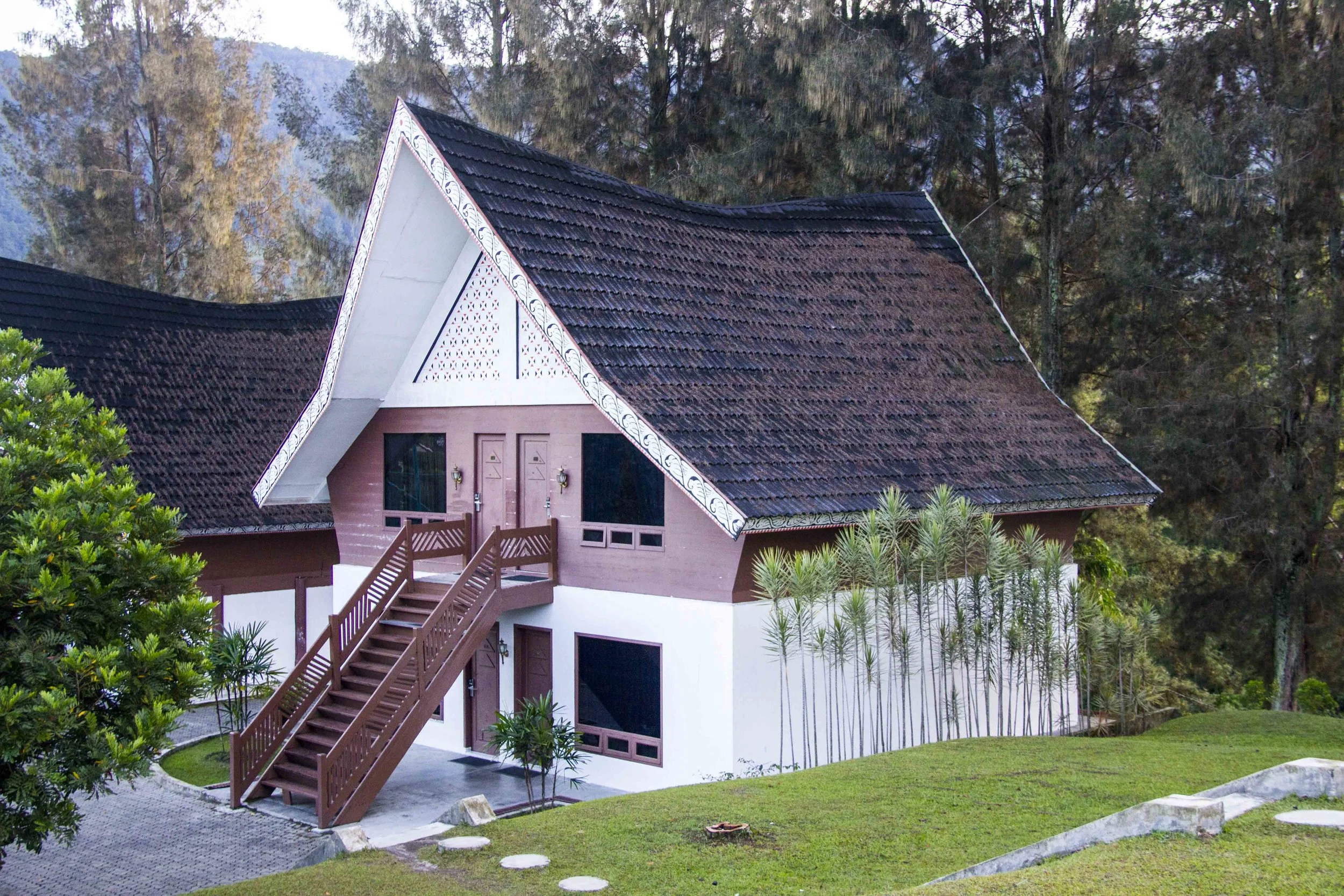 Hotel Niagara, Paraket