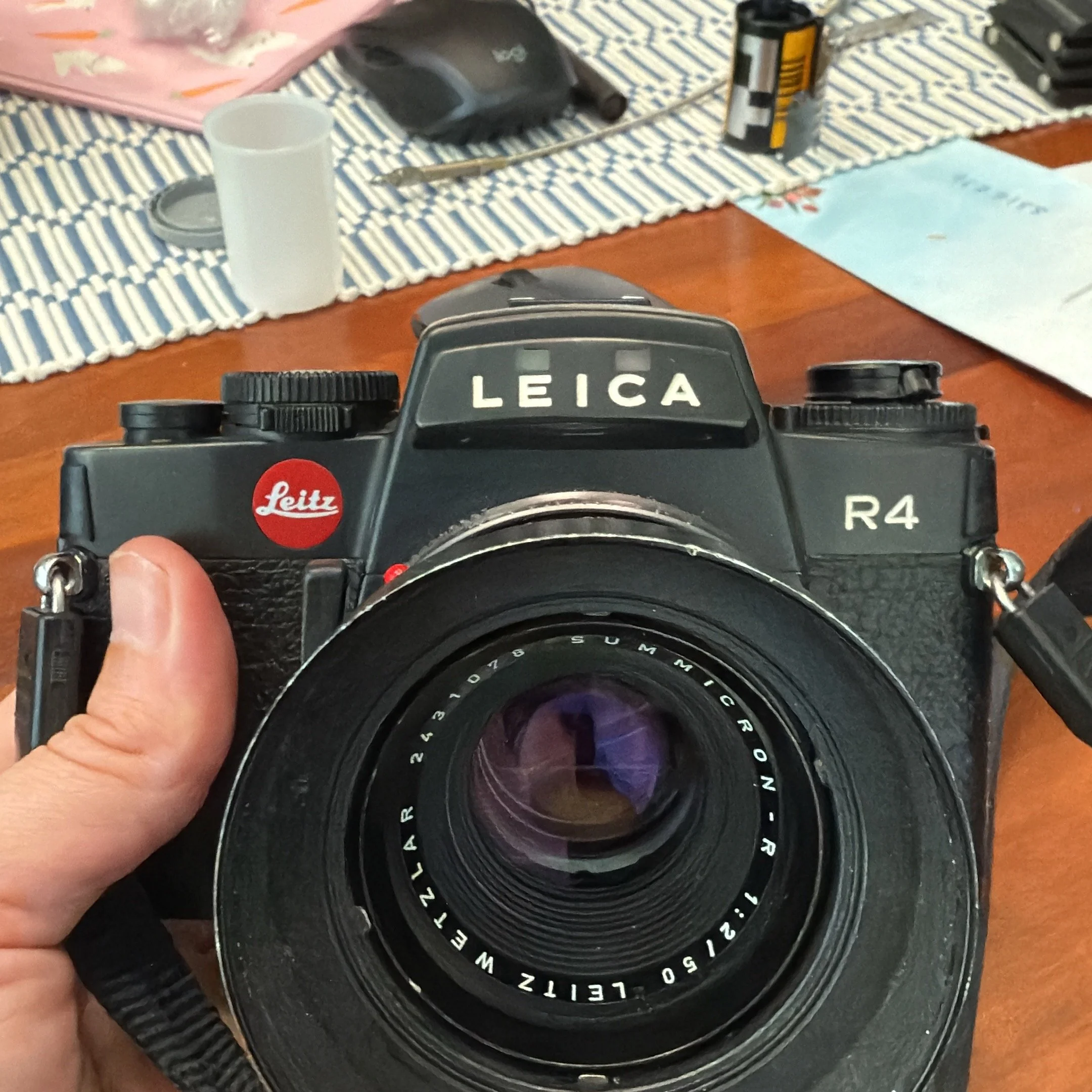 Leica R4
