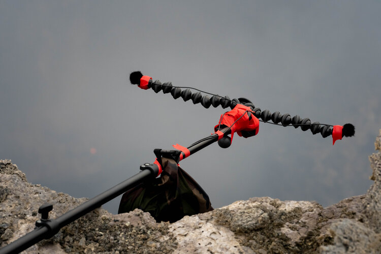 Recording an active volcano with Lom mikroUsi improvised rig