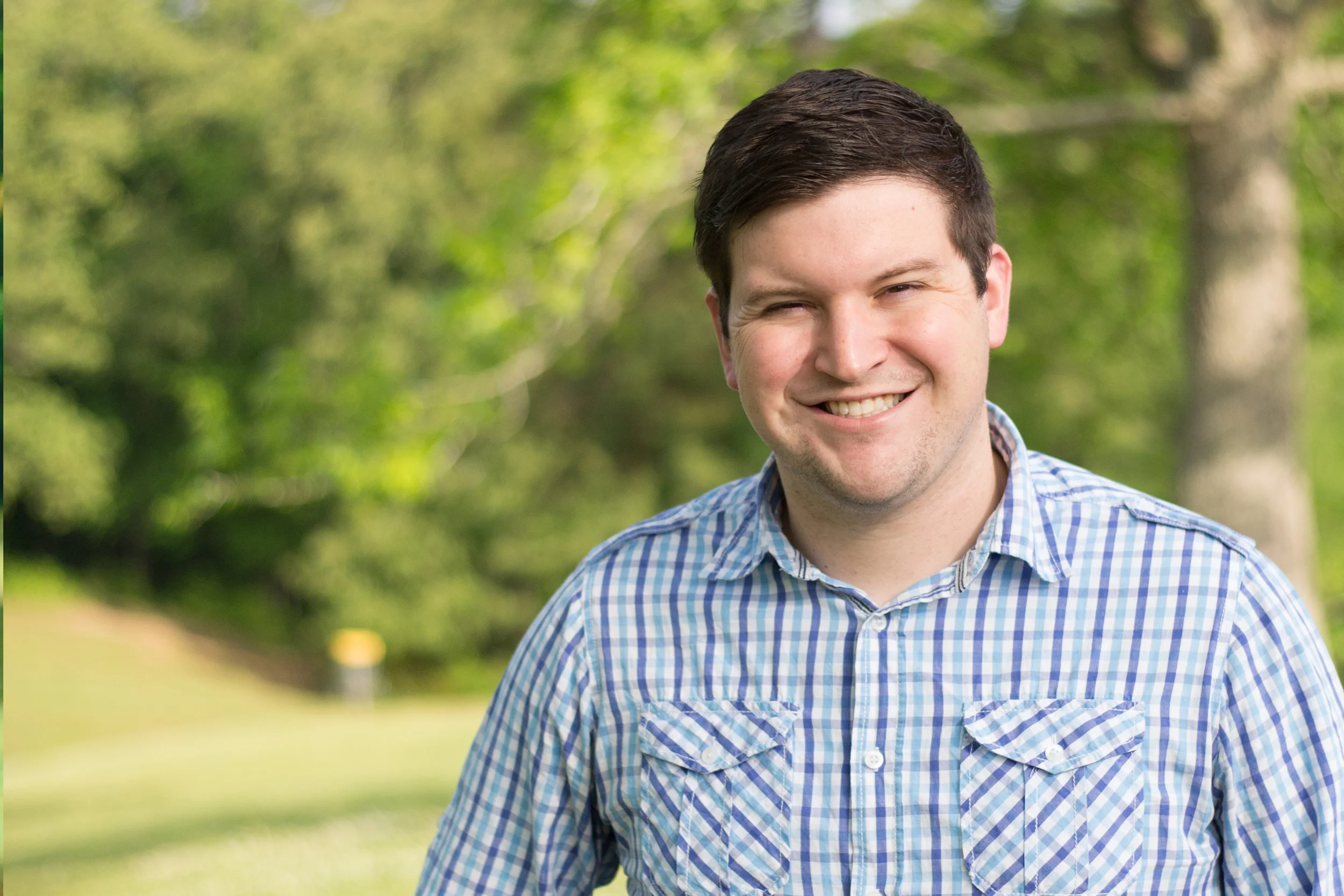 THINGS DEREK LOVES: • Hitting the links • Binge watching tv shows • Being an "Instagram husband" • Working in church communications