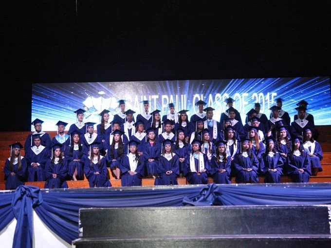 635677665635069574-st-paul-grad01.JPG