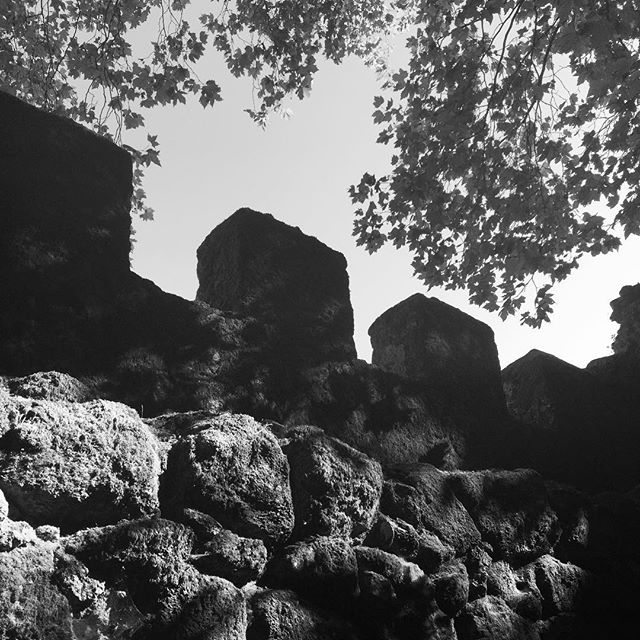 Crenellated stone wall of the Moorish Castle in Sintra, Portugal 🇵🇹 #moorishcastle #moorish #castle #crenellation #medieval #moors #moorish #stonewall #suntra #castelo #portugal #historic #landmark #castleofthemoors