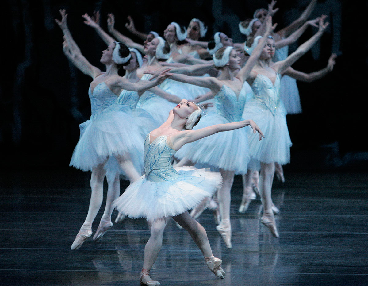Swan-Lake-by-Peter-Martins-debut-at-age-19-2.jpg