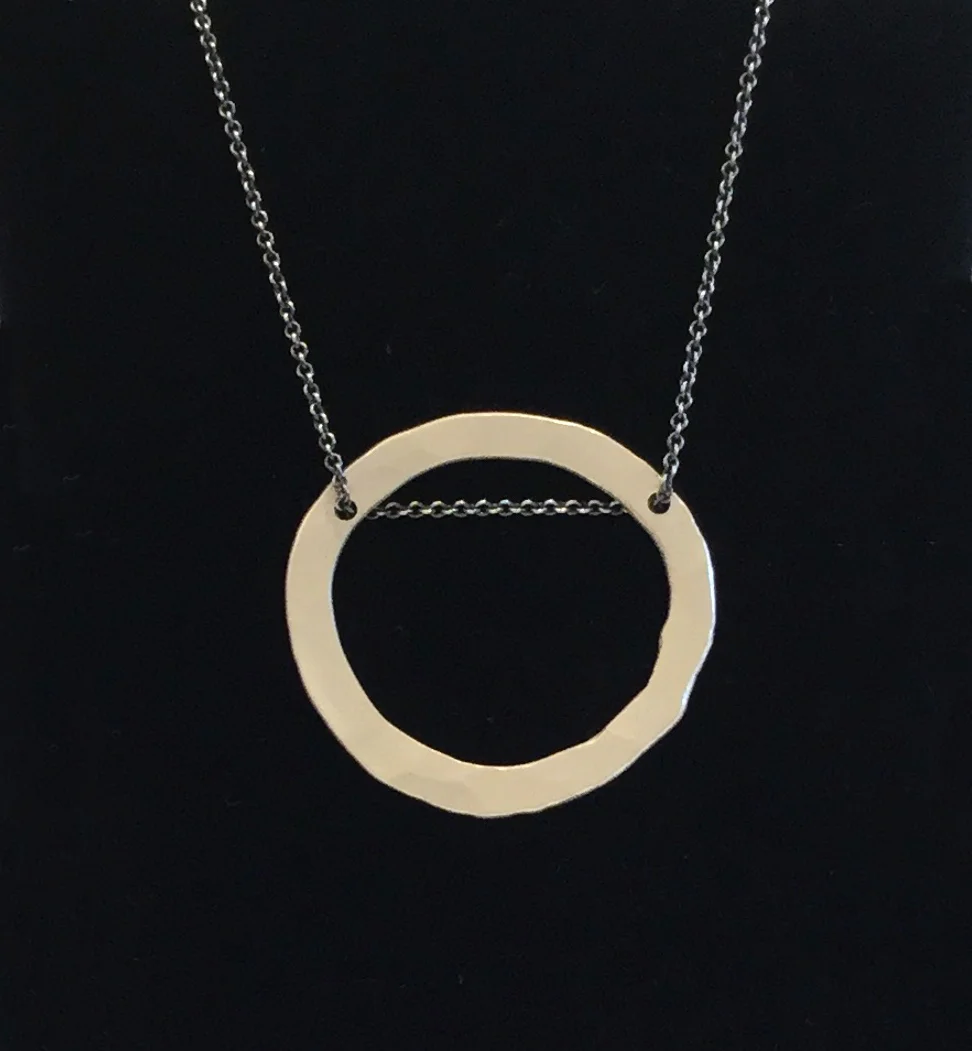 Lisa Gent - Thick Irregular Circle Necklace