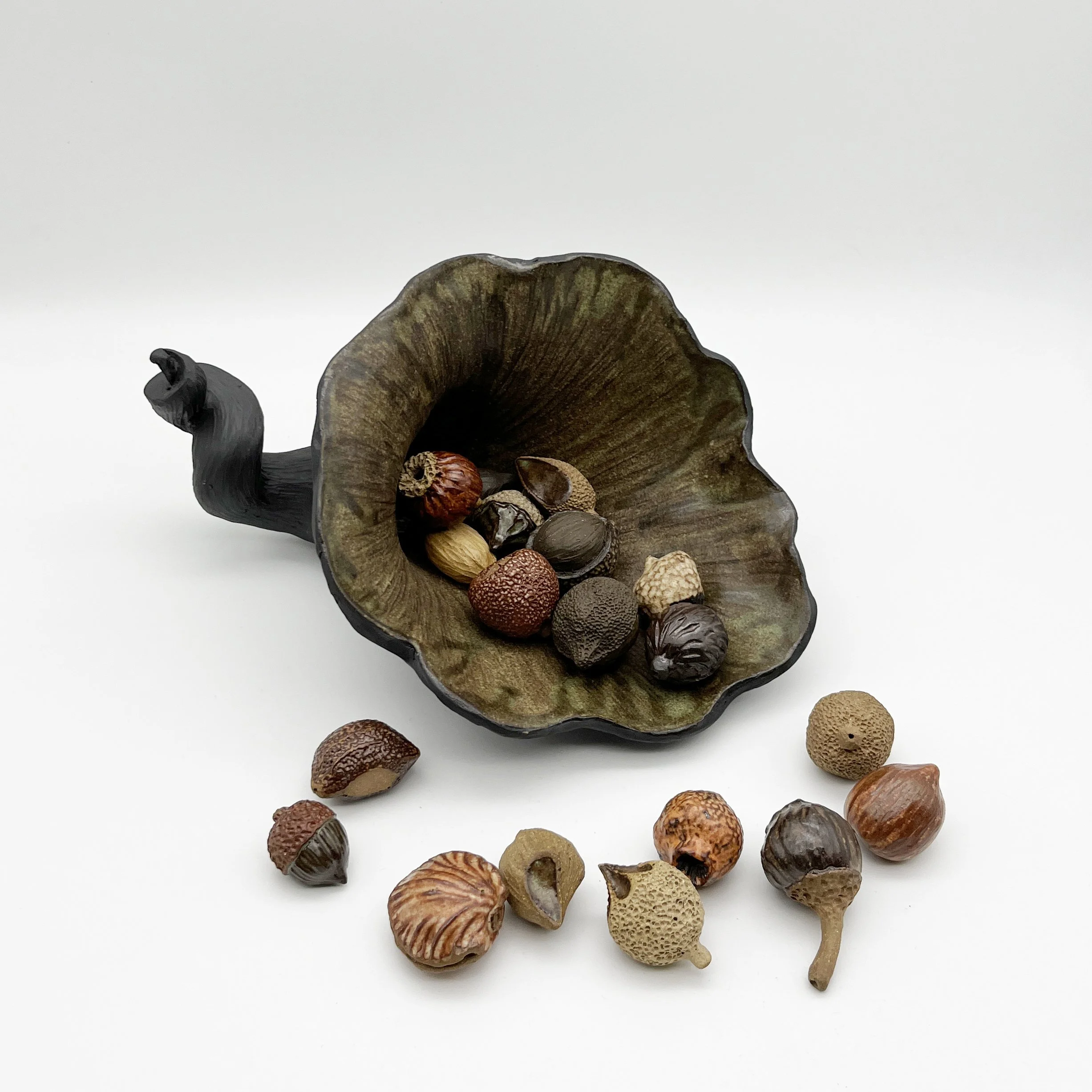 group shot_large cornucopia and seed pots.JPG