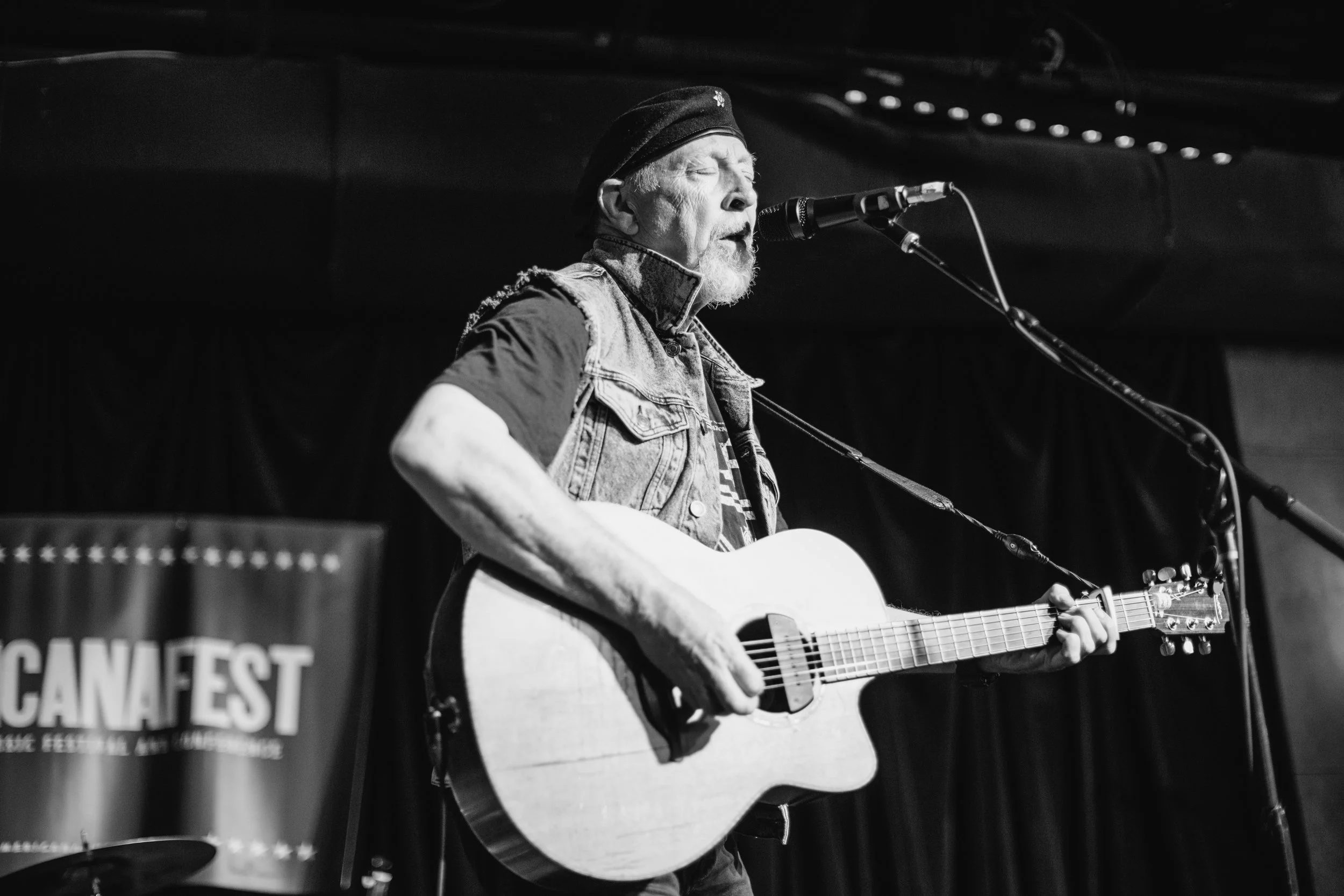 {NPR Day Stage Friday}4-{Connelly Crowe}.jpg