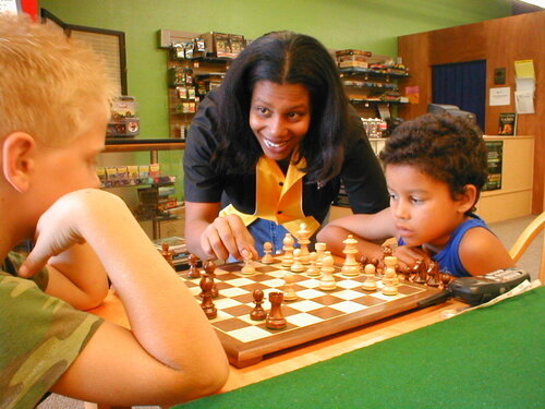 Rue+and+Seth+playing+chess.jpg