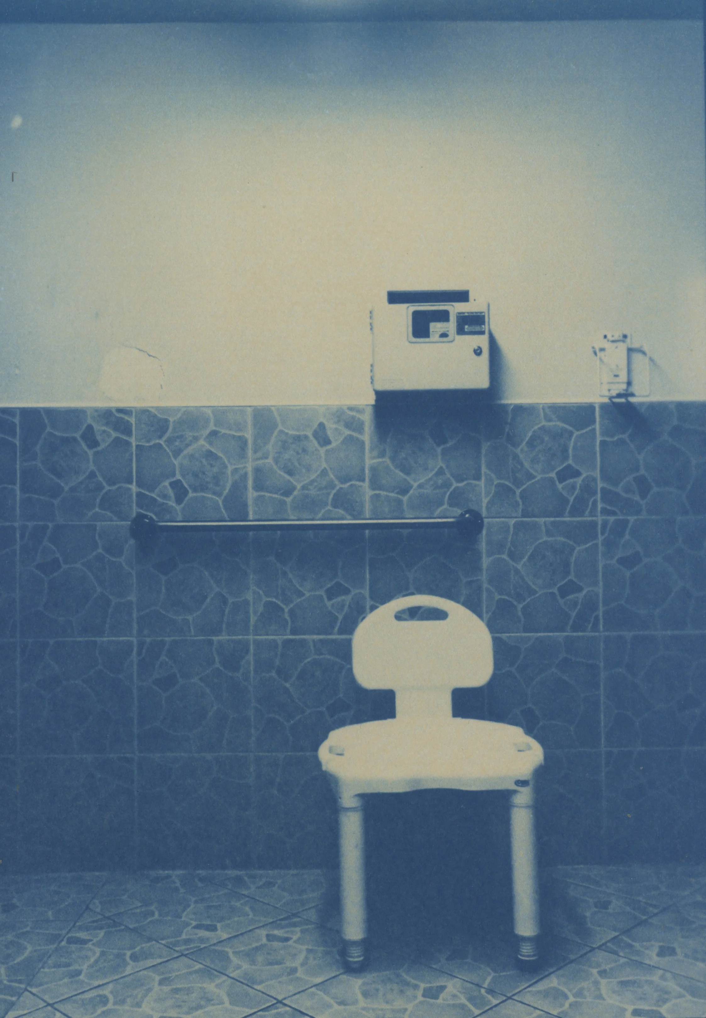 11_ydesousa_ShowerChair_4.27.2017 (1).jpeg