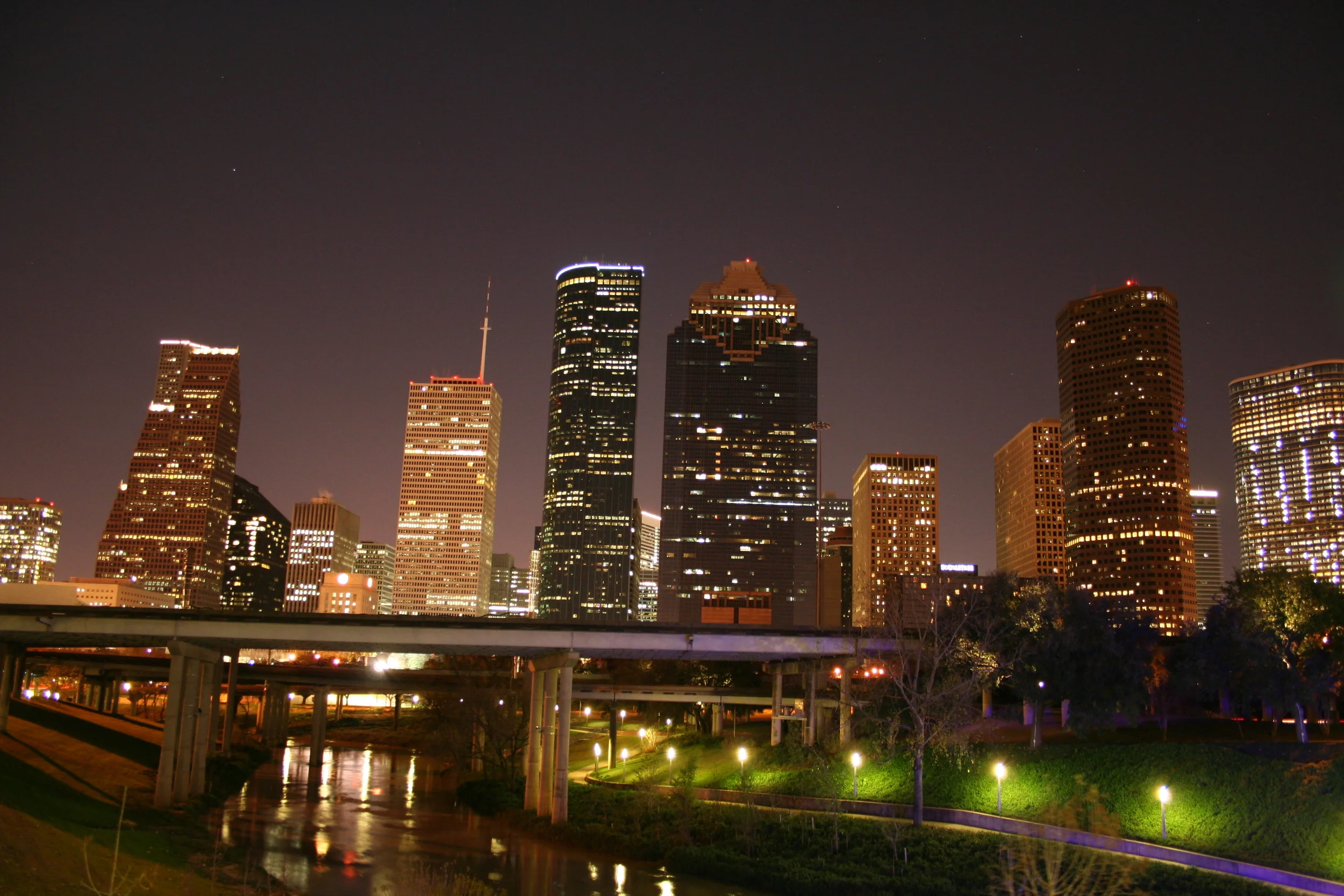 Downtown_Houston_Skyline_Night.JPG