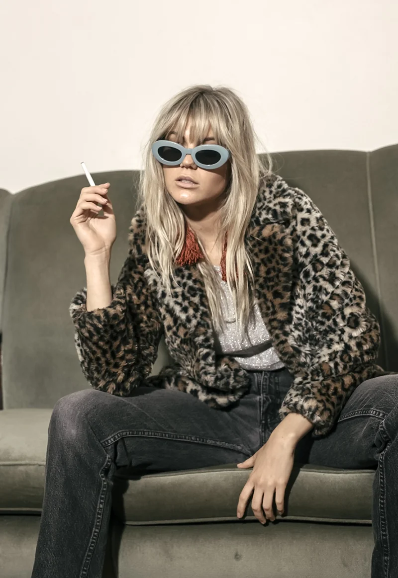 LeniFlashes_Brooke_LunaWolfVintage14.jpg