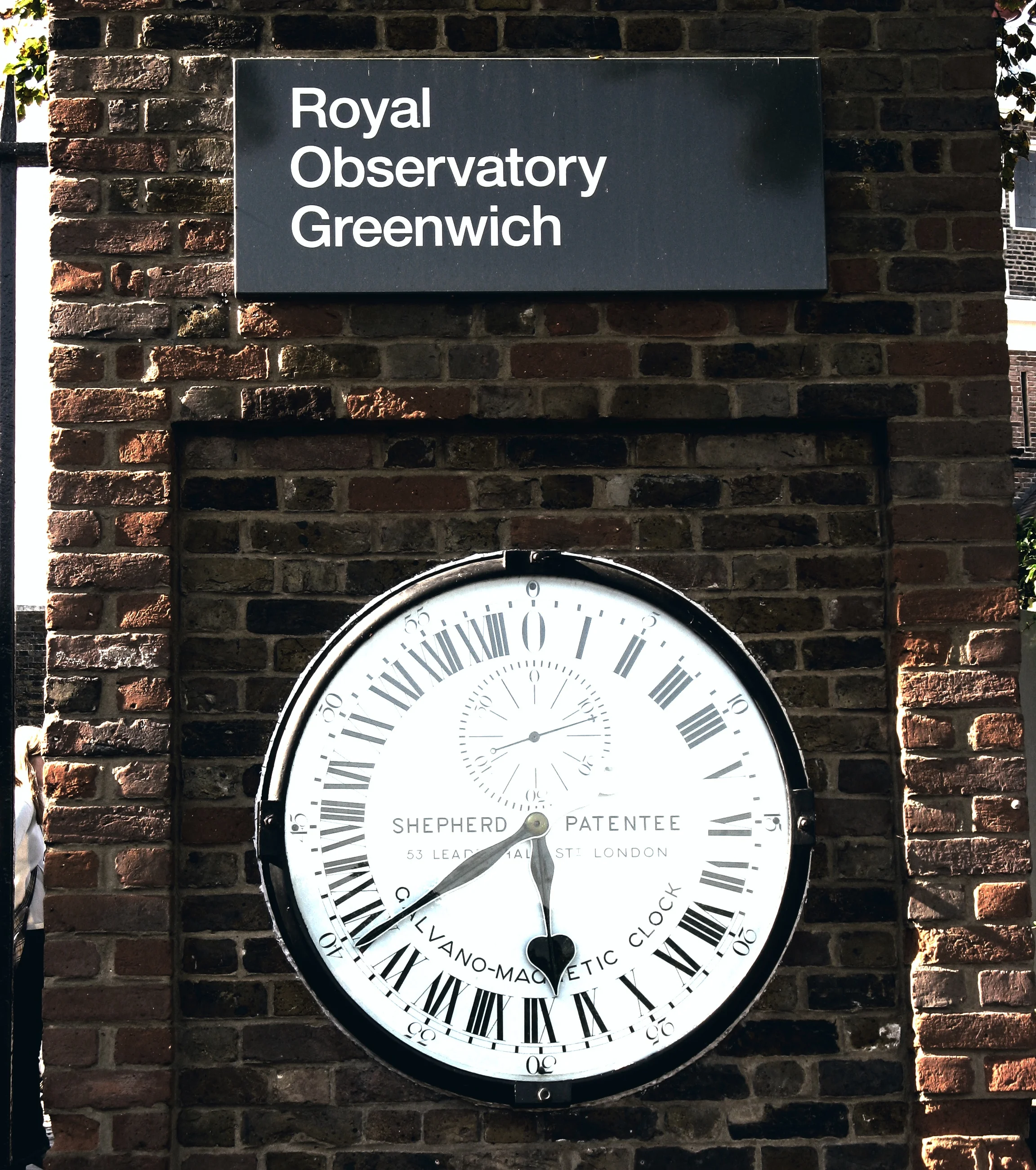 CLOCK AT GREENWICH, ENGLAND 2008