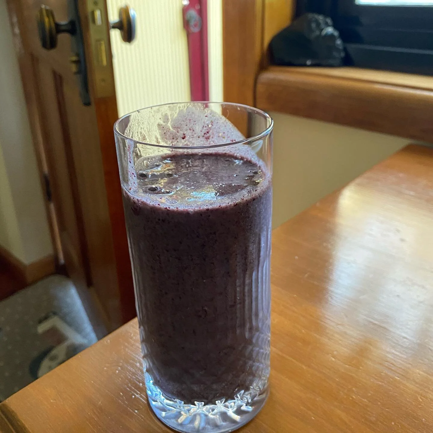 Door knobs and smoothie! Plus a crystal 😂
This is a @medicalmedium heavy metal detox smoothie leftovers from tomorrow&rsquo;s batch. And so yummy! Look him up for the correct recipe as this one was adapted. Why living alone is best for a noisy blend