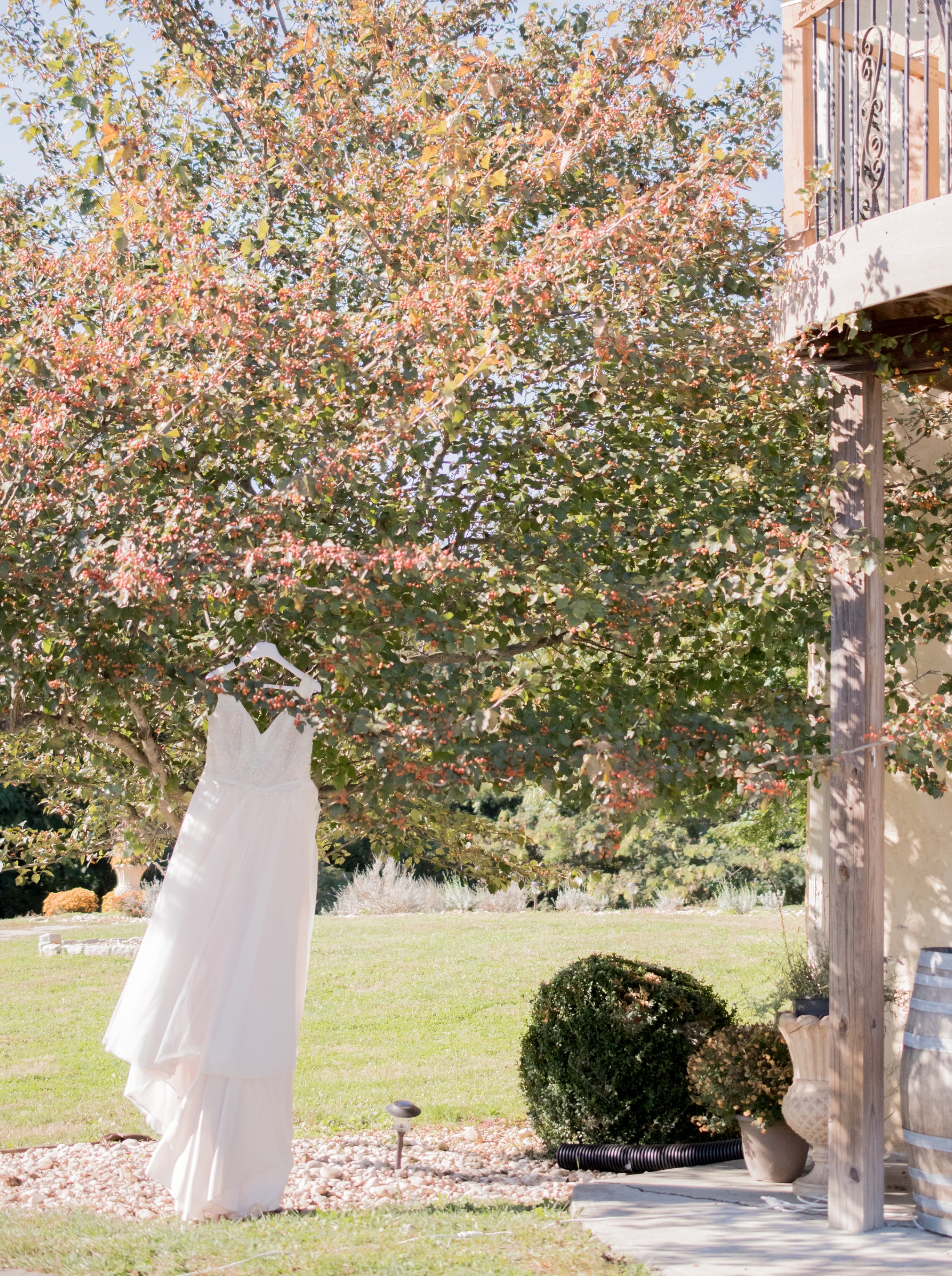 Kyle + Elizabeth_10.15.16_Emilee Chambers Photography (22).jpg