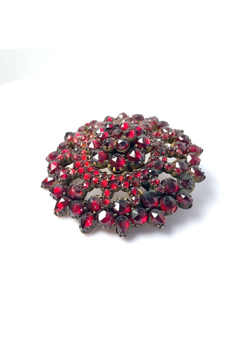 Böhmische Granatbrosche screenshot video.jpeg