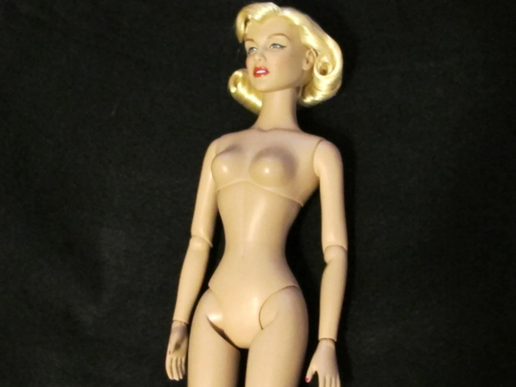 tonner_marilynmonroe_nov6_04.jpg