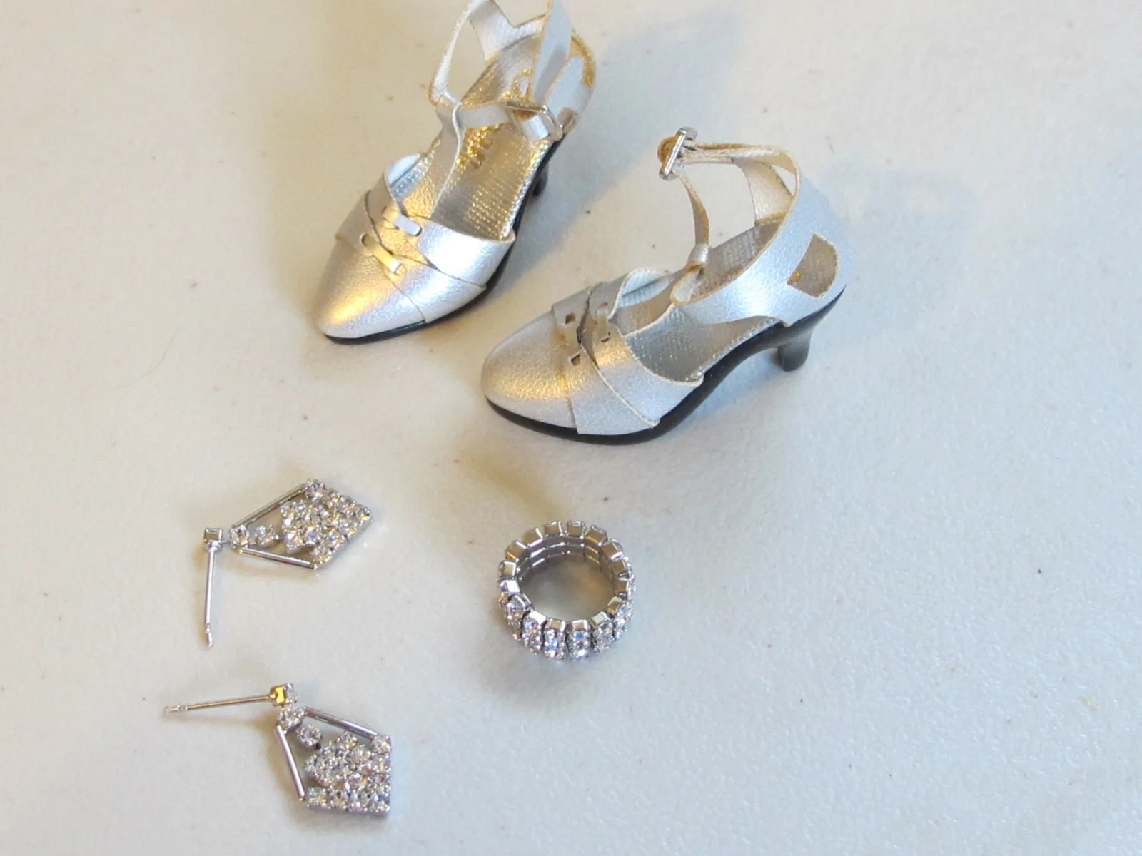 Horsman Urban Vita My Valentine shoes and jewelry
