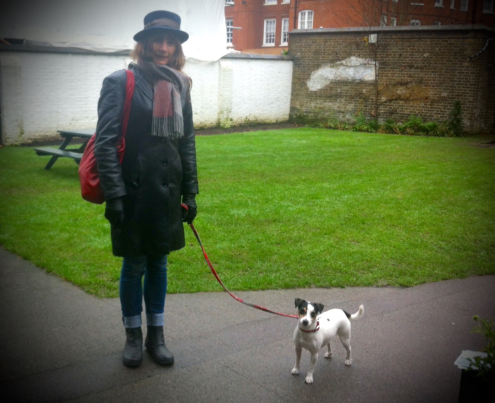 This year I wanted a red collar and leash to match Olive Mommy's outfit. How do you think I did?