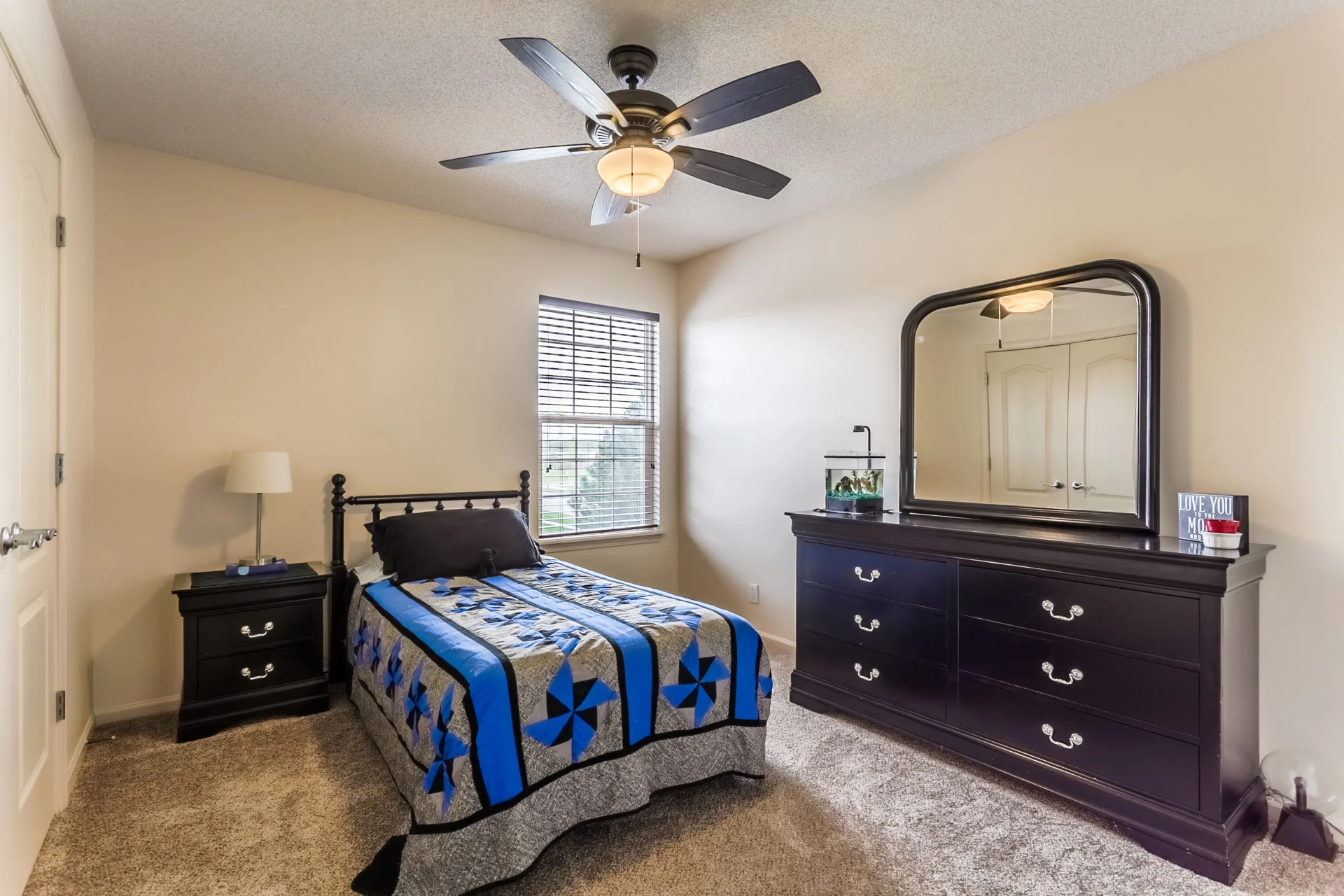 21813W60thSt_P-16.jpg