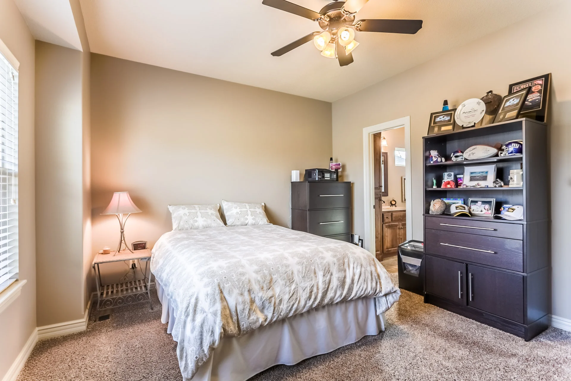 4514N142ndSt_P-14.jpg