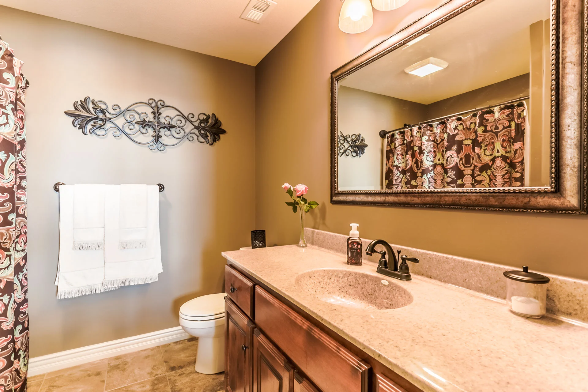 4514N142ndSt_P-19.jpg