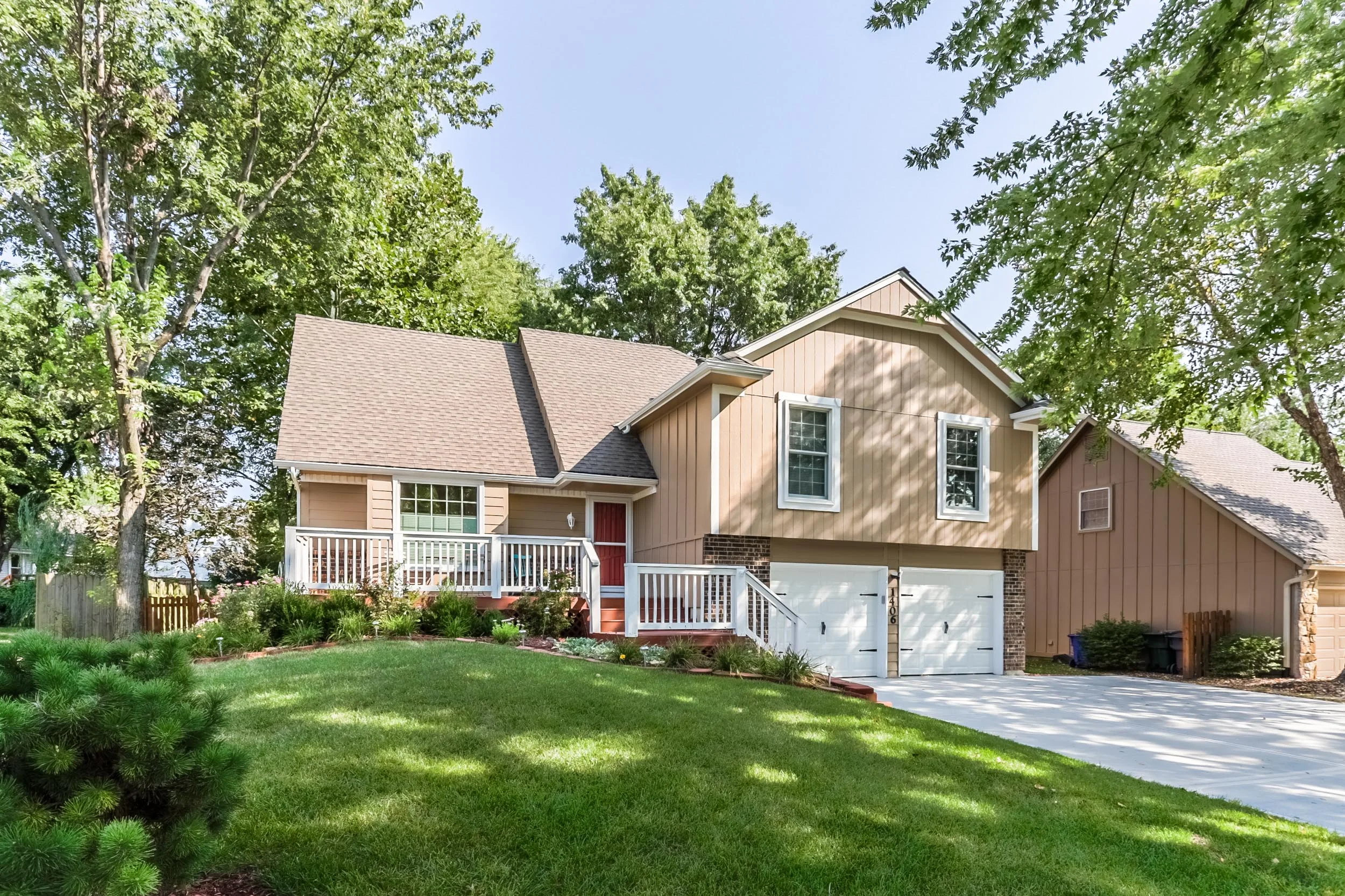 1406EWellsFargoDr_158-HDR-1.jpg