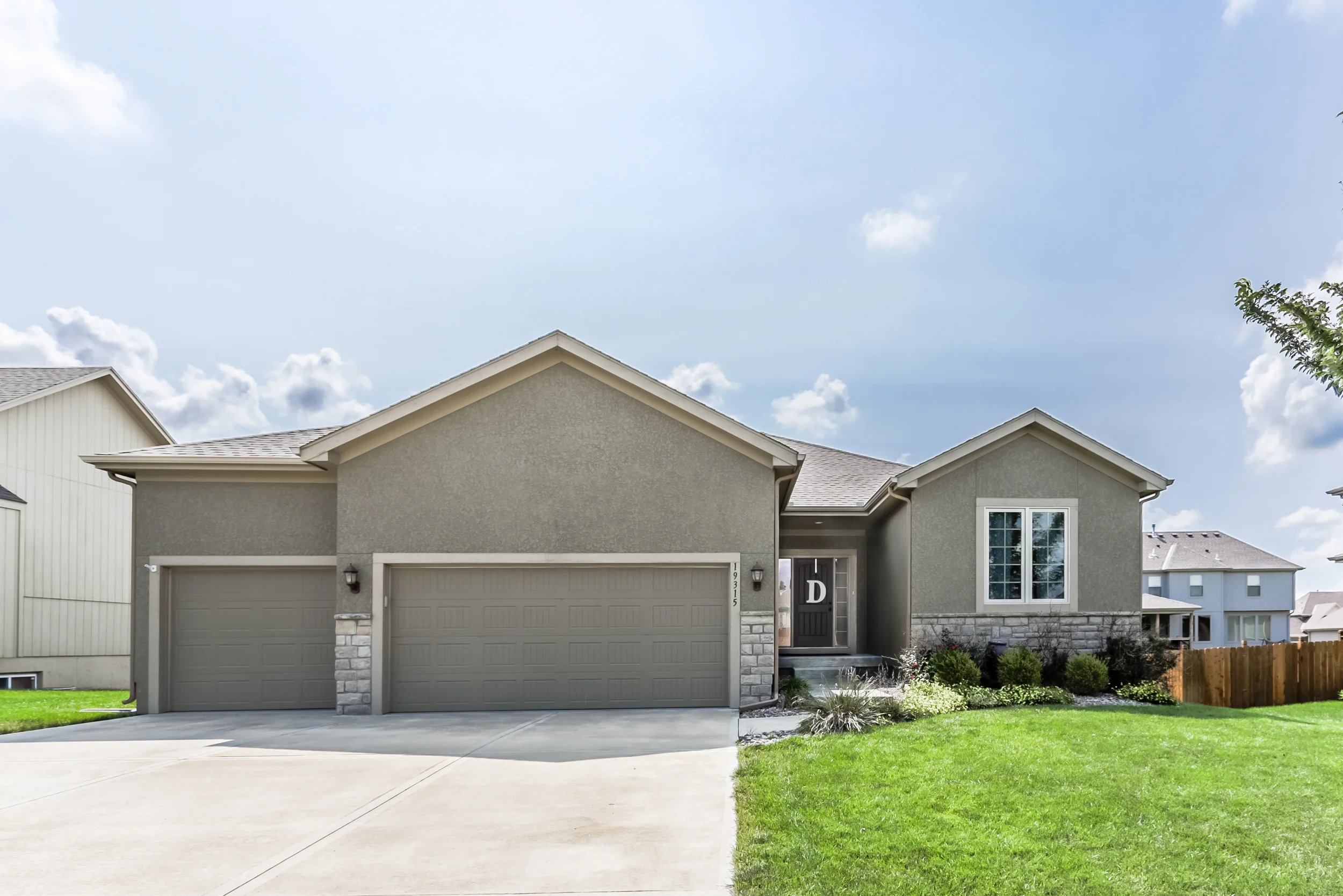19315W199thTer_200-HDR-1.jpg