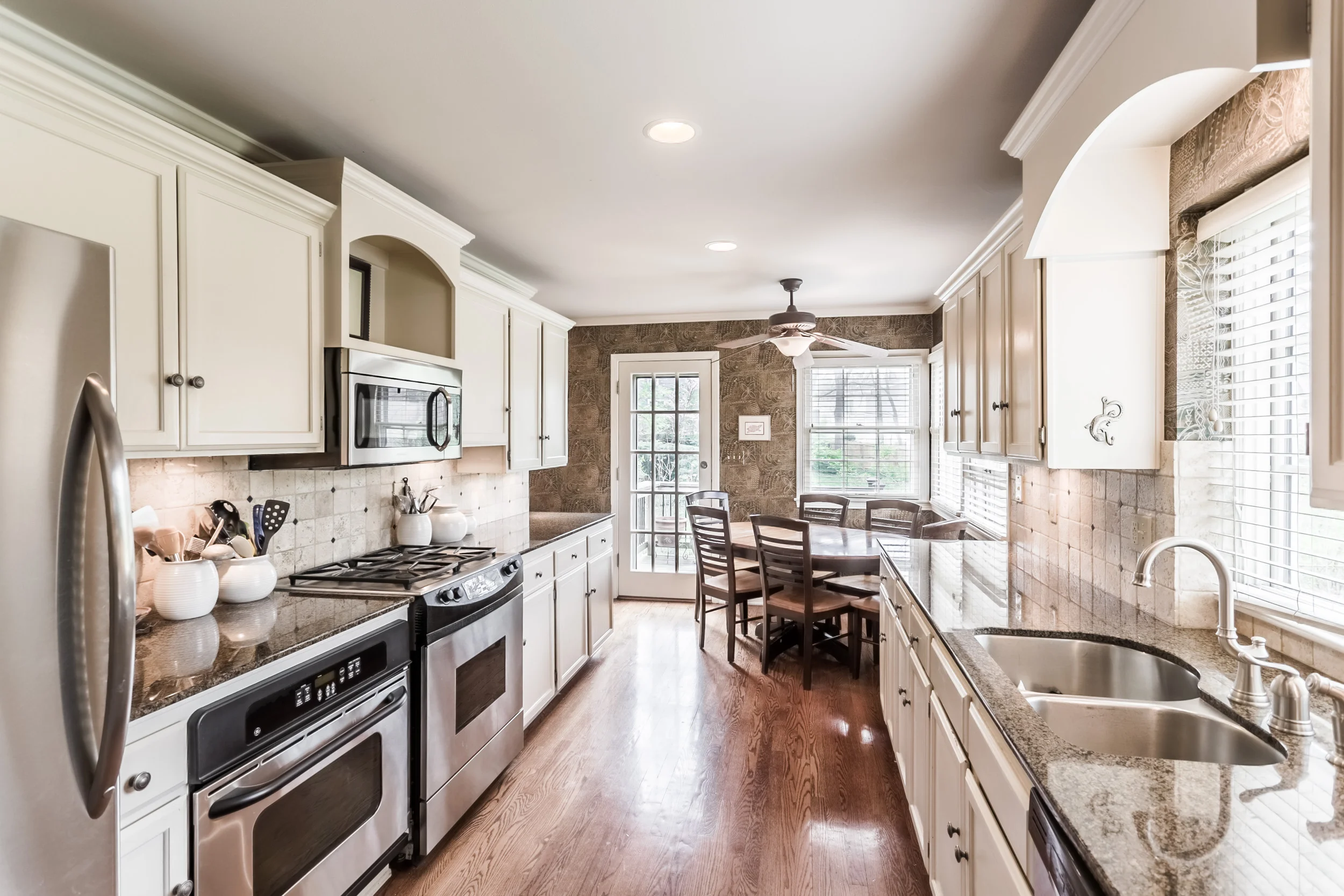 5608CherokeeCir_100-HDR-1.jpg