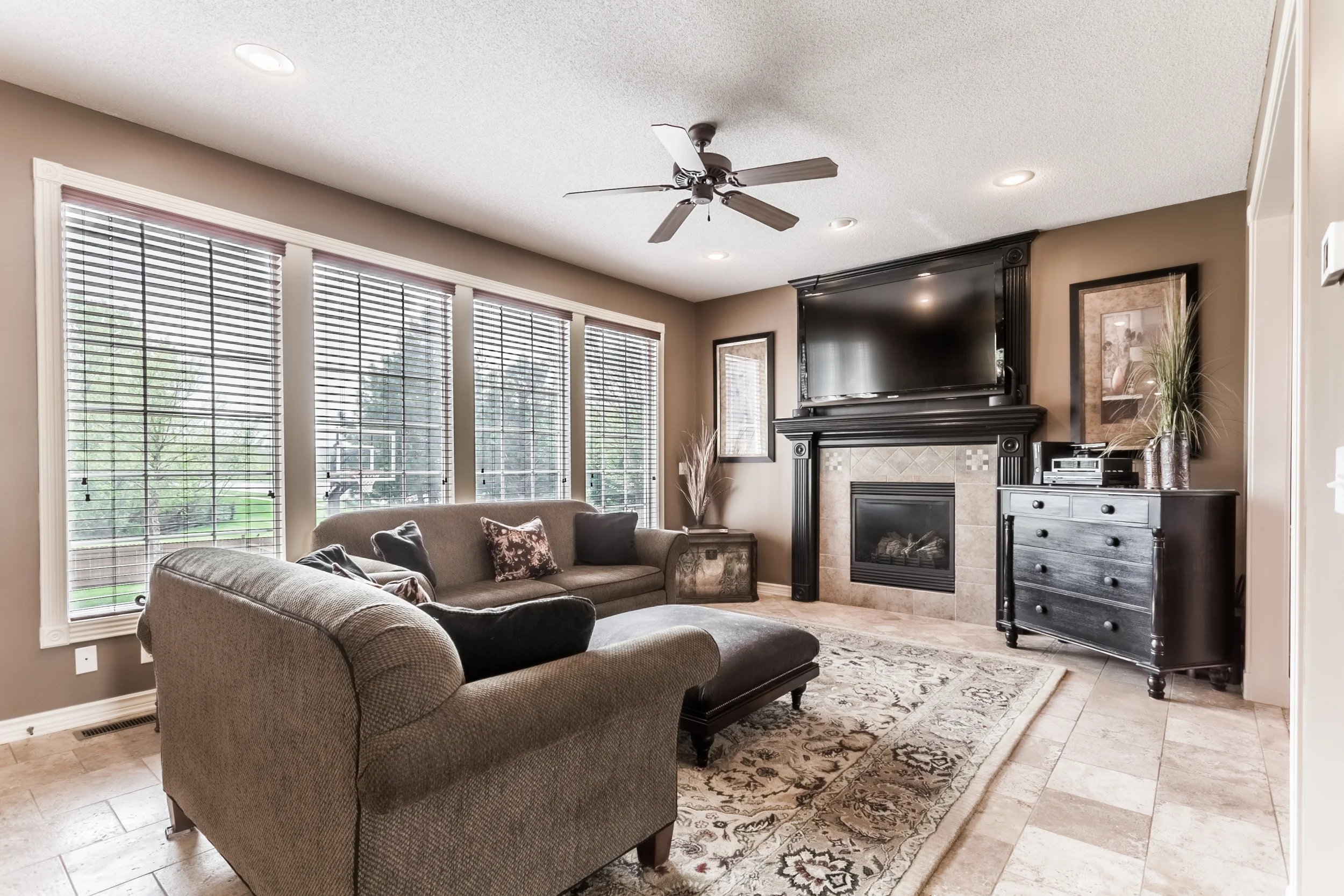 21813W60thSt_177-HDR-1.jpg