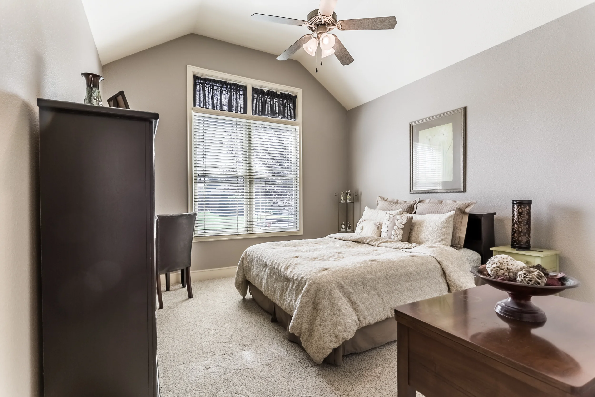 17530SBrockwaySt_062-HDR-1.jpg
