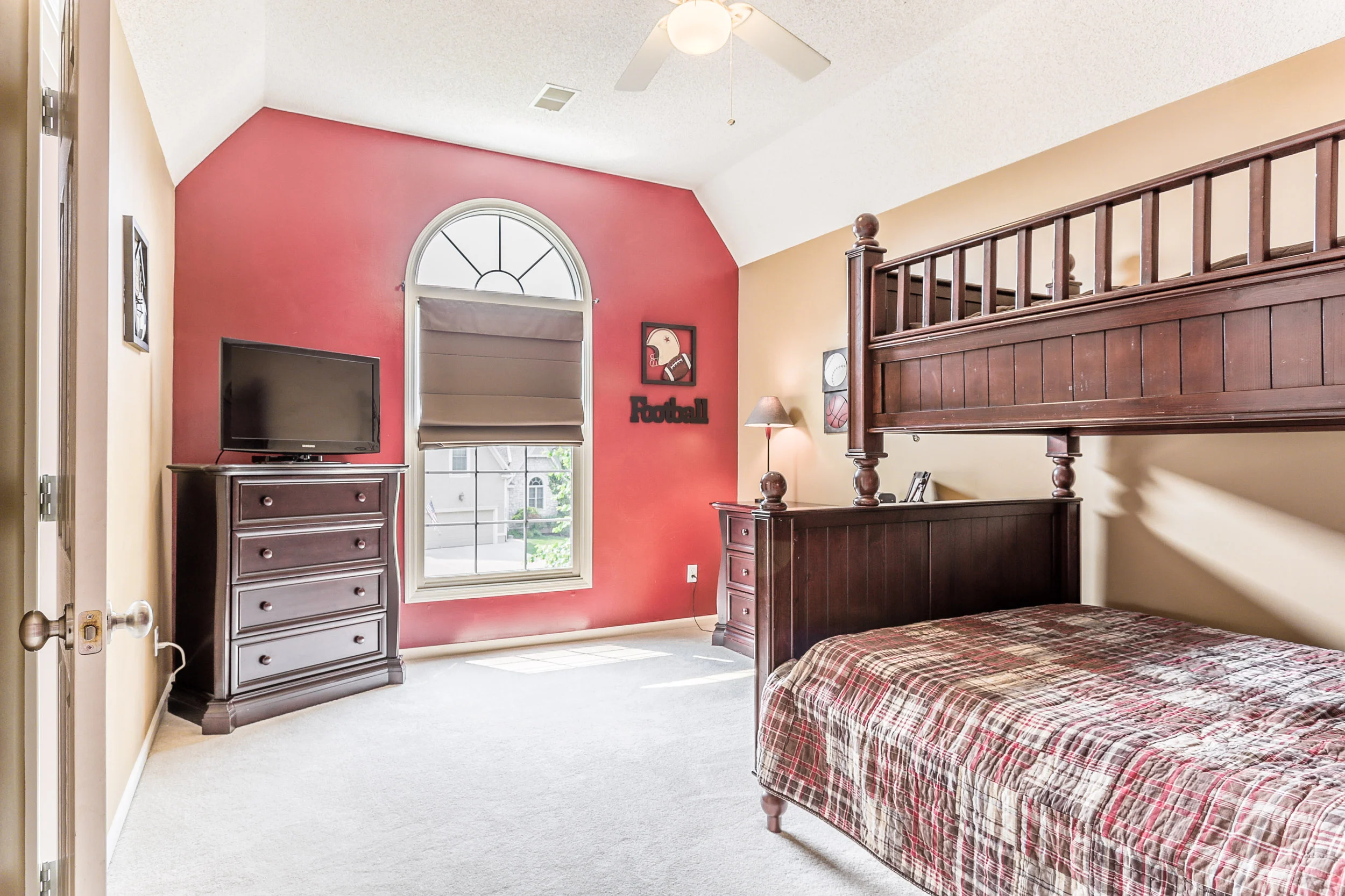 5620P_114A12740 EV-HDR-1.jpg