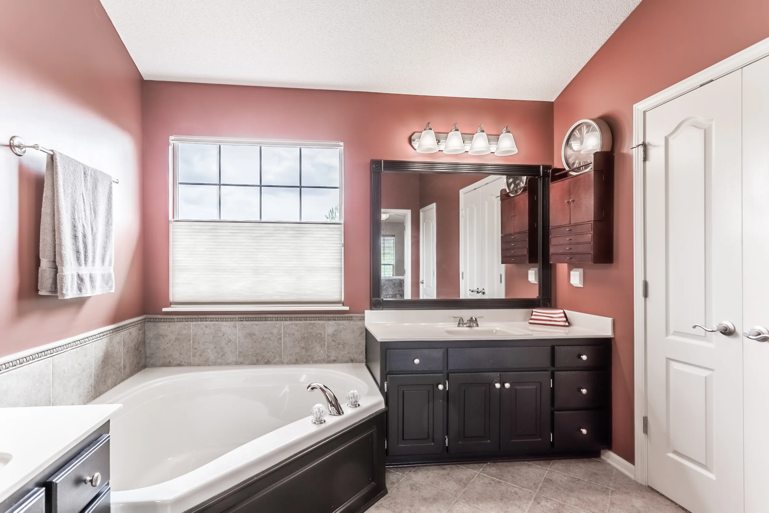 21813W60thSt_034-HDR-1.jpg