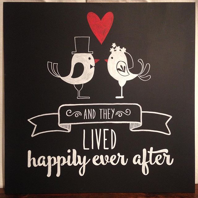 I ❤️ animal inspiration!
Two lovebirds in their wedding attire grace this #chalkboard. Who would your wedding #spiritanimal be??
#yyzwedding #toronto #torontoweddings #chalkboardart #weddinginspiration #handdrawn #calligraphy